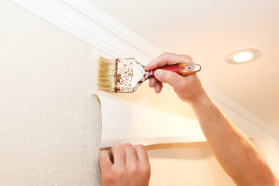 Pose de papier peint à Bouc-Bel-Air — revêtements muraux et toiles de verre